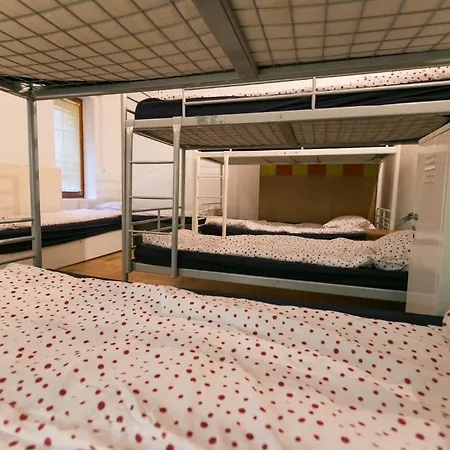 Colors Guest House Budapest Hostel *