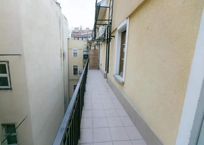 Colors Guest House Budapest Hostel